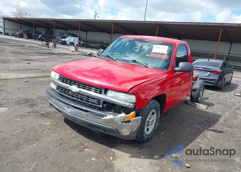 2002 Chevrolet Silverado 1500 из США, поврежденный, VIN 1GCEC14W22Z103016
